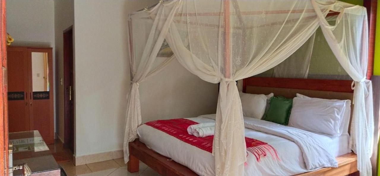 Toba Village Inn Тук-Тук Экстерьер фото