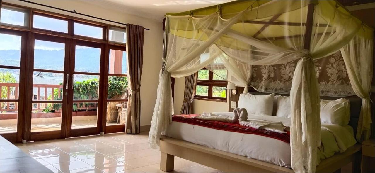 Toba Village Inn Тук-Тук Экстерьер фото