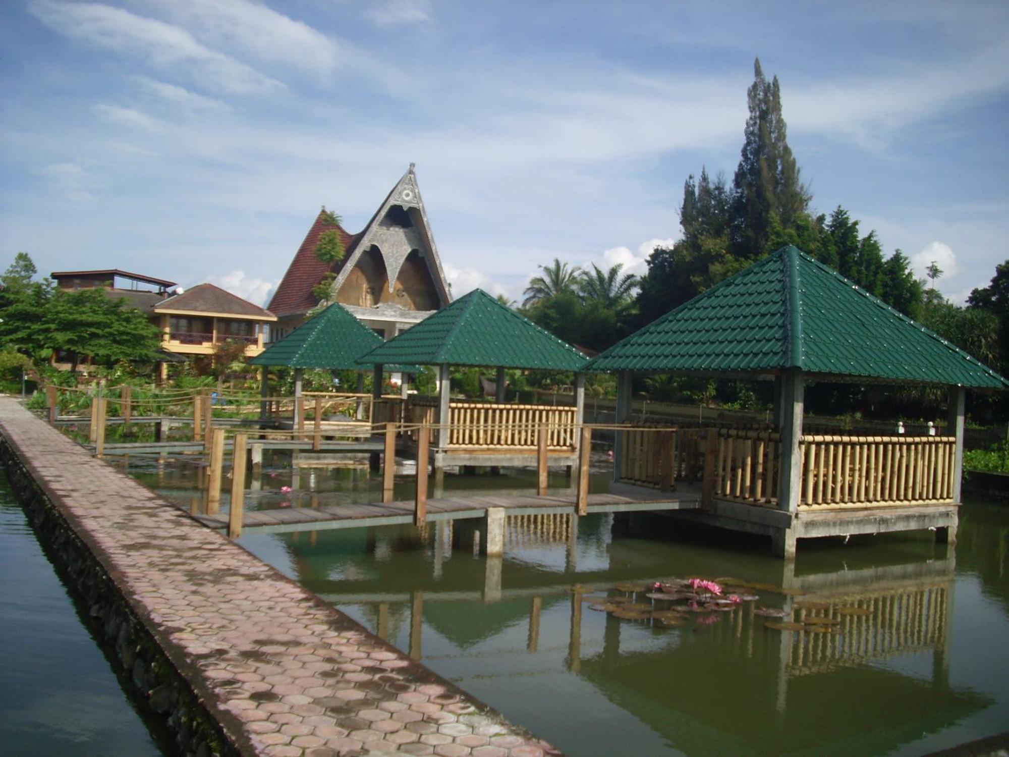 Toba Village Inn Тук-Тук Экстерьер фото