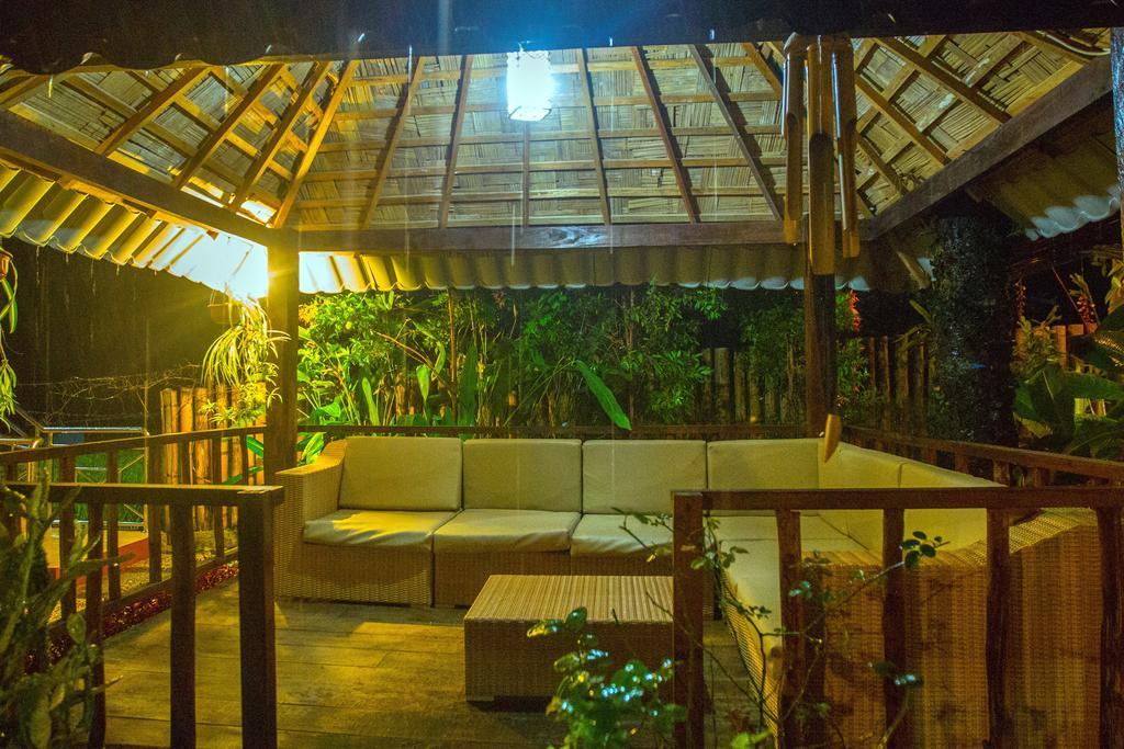 Toba Village Inn Тук-Тук Экстерьер фото