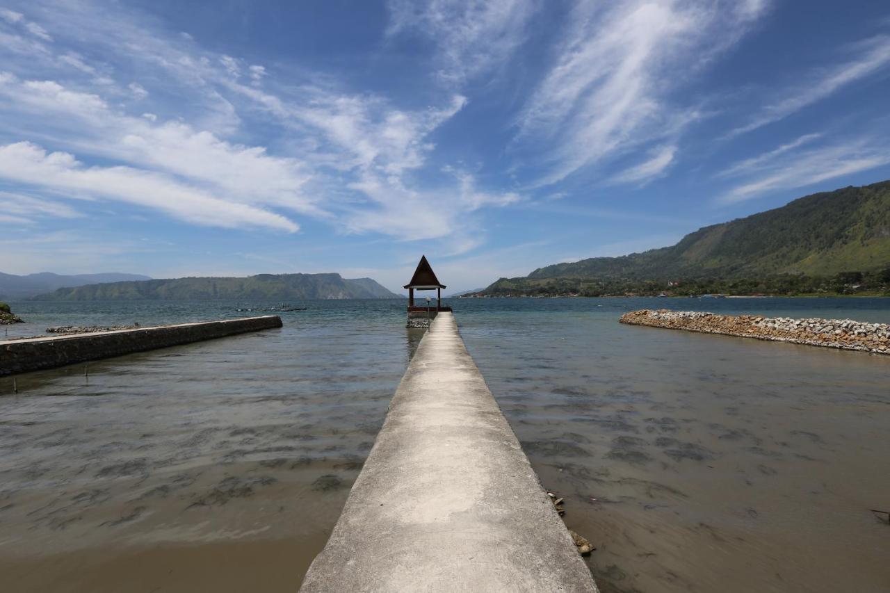 Toba Village Inn Тук-Тук Экстерьер фото