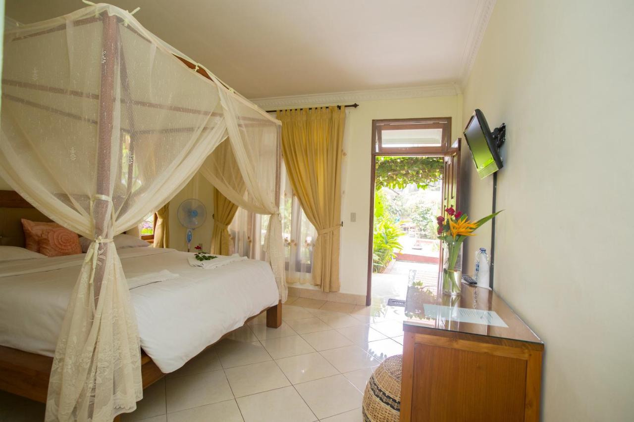Toba Village Inn Тук-Тук Экстерьер фото