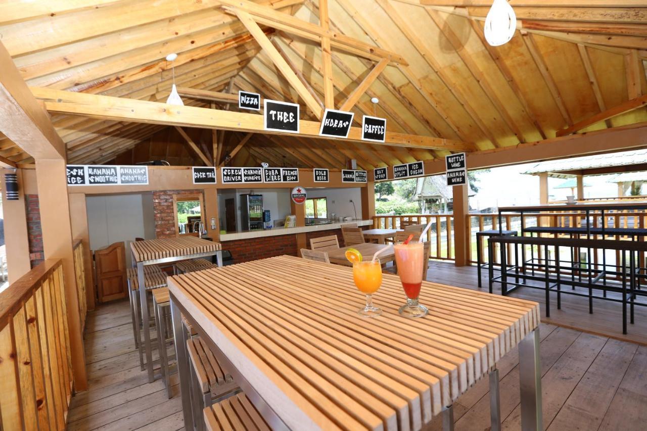 Toba Village Inn Тук-Тук Экстерьер фото
