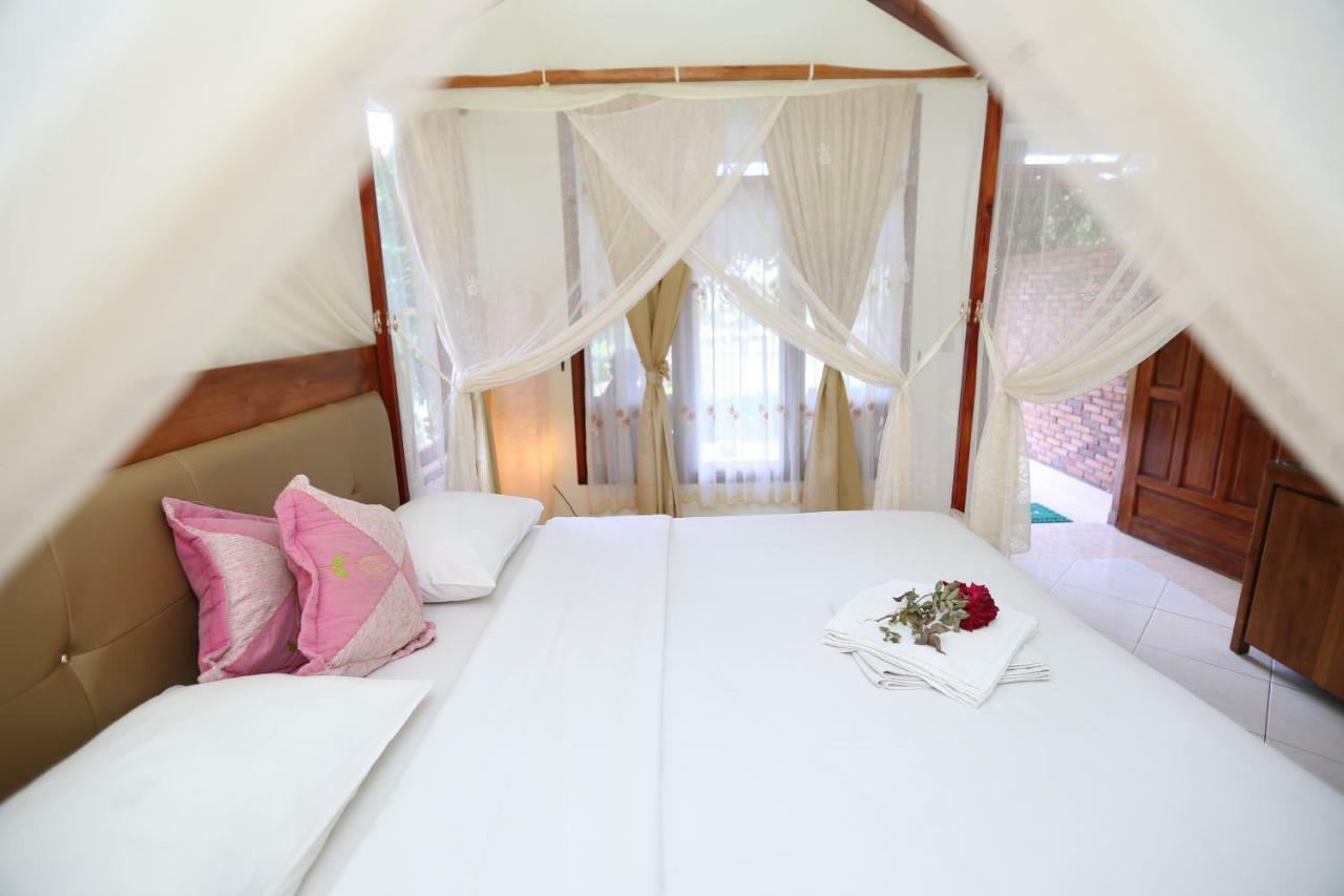 Toba Village Inn Тук-Тук Экстерьер фото